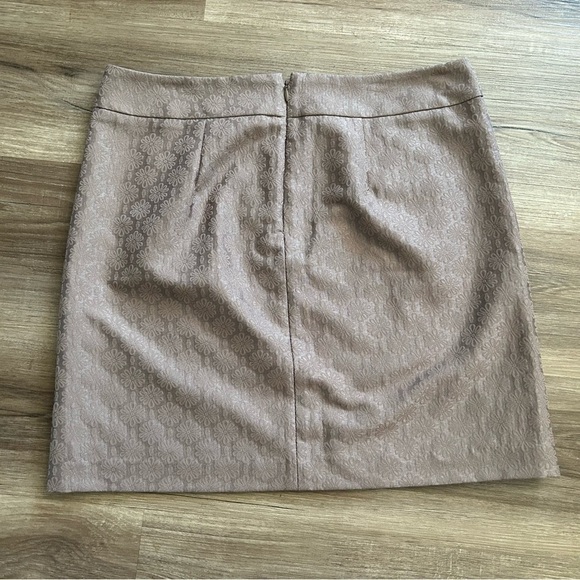 LOFT 3D Floral Print Mini Skirt Women Size 6 Taupe color Cutesy Date Fall Summer - Picture 5 of 6